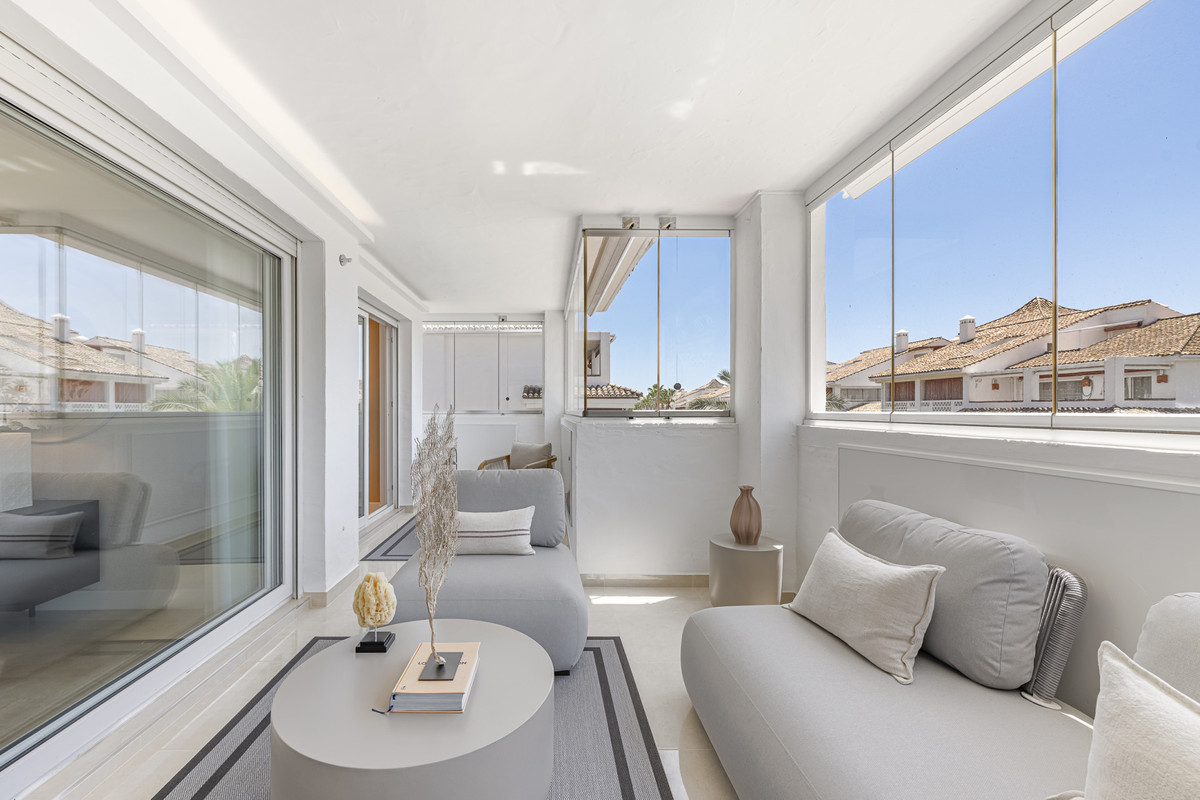 2 Bed Apartment for sale in The Golden Mile Costa Del Sol, Málaga, Spain