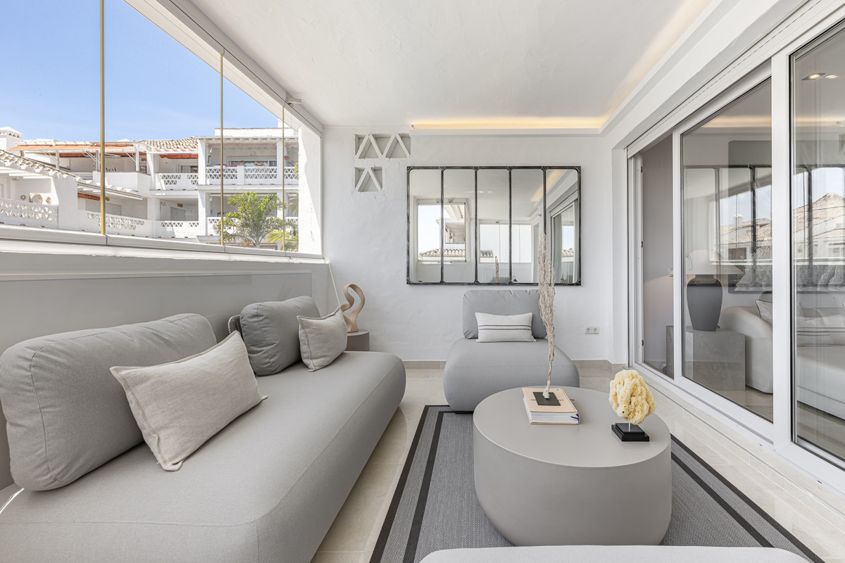 2 Bed Apartment for sale in The Golden Mile Costa Del Sol, Málaga, Spain