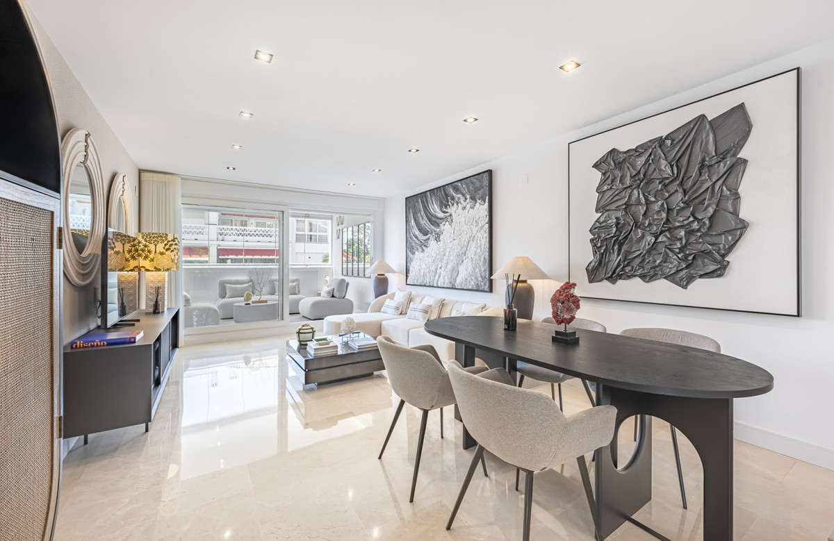 2 Bed Apartment for sale in The Golden Mile Costa Del Sol, Málaga, Spain