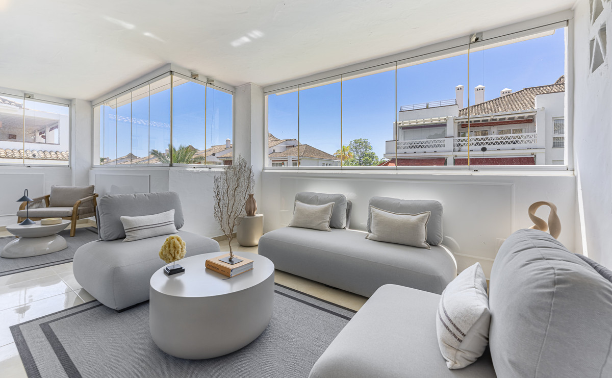 2 Bed Apartment for sale in The Golden Mile Costa Del Sol, Málaga, Spain
