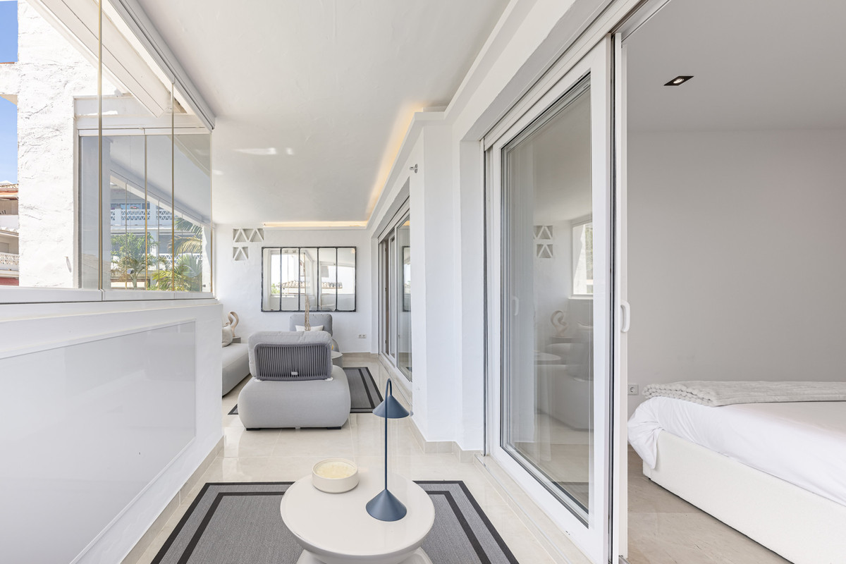 2 Bed Apartment for sale in The Golden Mile Costa Del Sol, Málaga, Spain