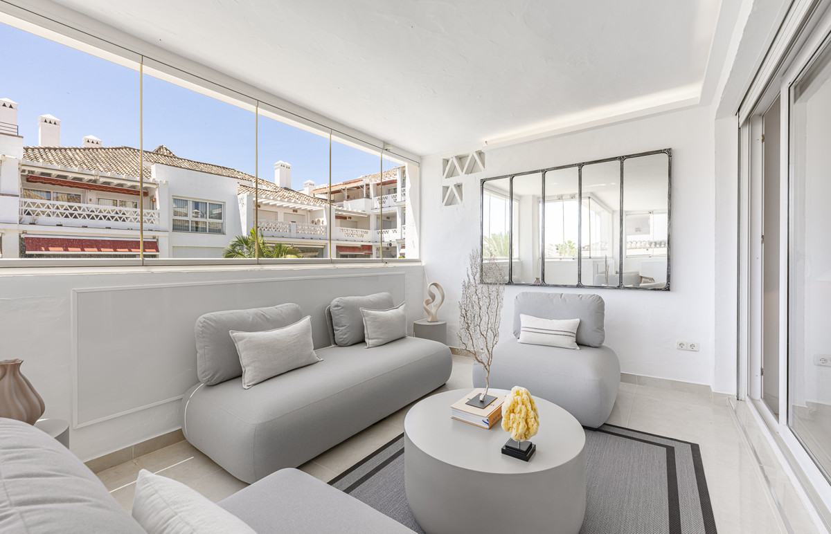 2 Bed Apartment for sale in The Golden Mile Costa Del Sol, Málaga, Spain