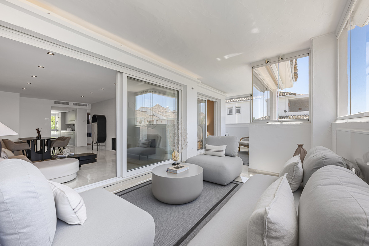 2 Bed Apartment for sale in The Golden Mile Costa Del Sol, Málaga, Spain