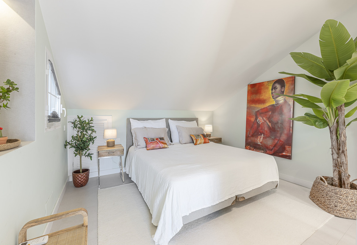 4 Bed Townhouse for sale in The Golden Mile Costa Del Sol, Málaga, Spain