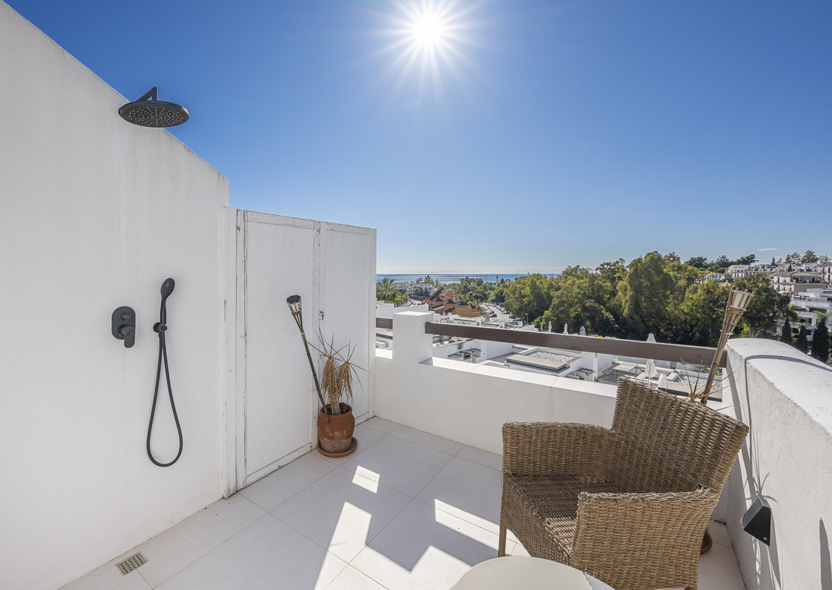 4 Bed Townhouse for sale in The Golden Mile Costa Del Sol, Málaga, Spain