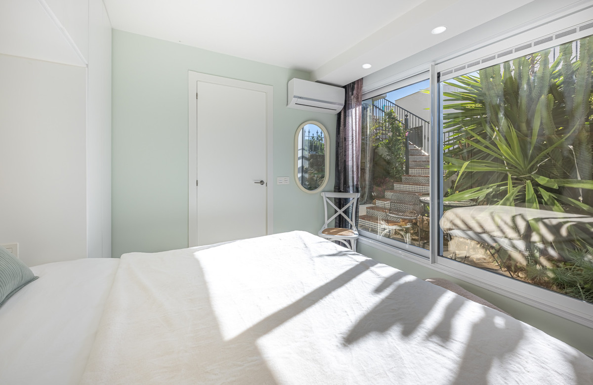 4 Bed Townhouse for sale in The Golden Mile Costa Del Sol, Málaga, Spain