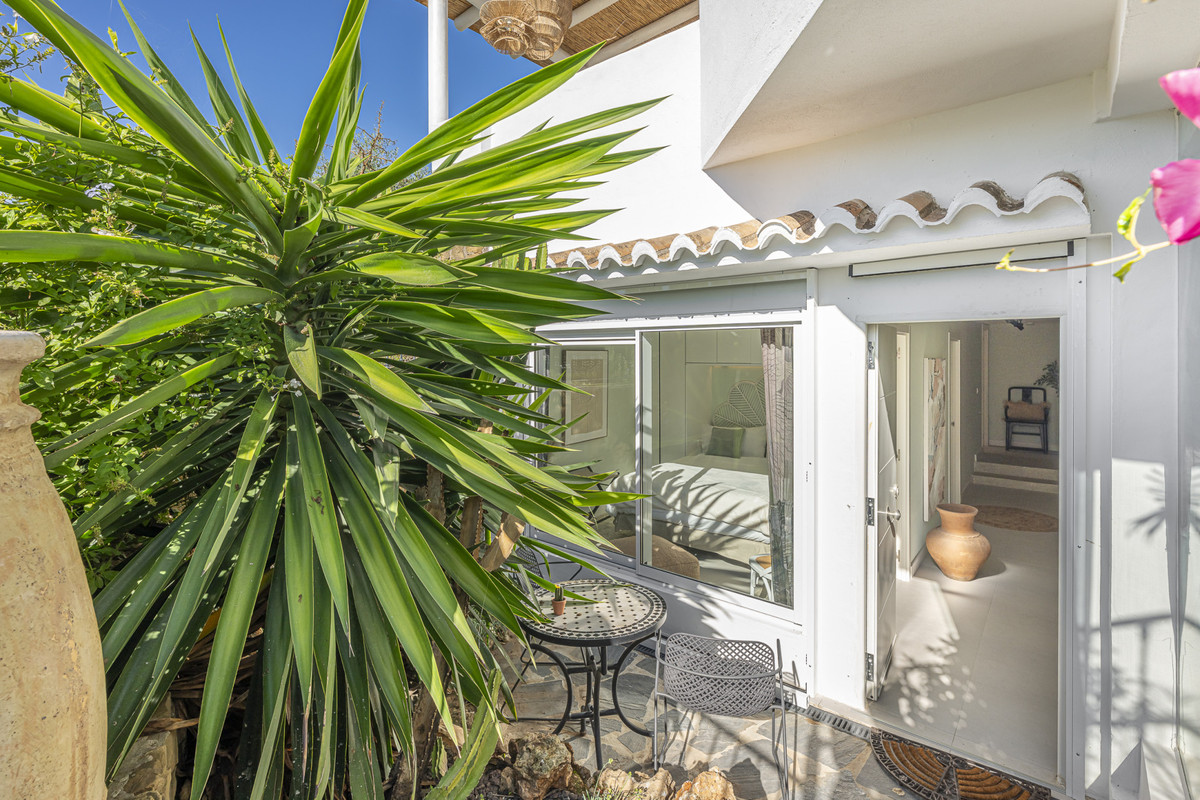 4 Bed Townhouse for sale in The Golden Mile Costa Del Sol, Málaga, Spain