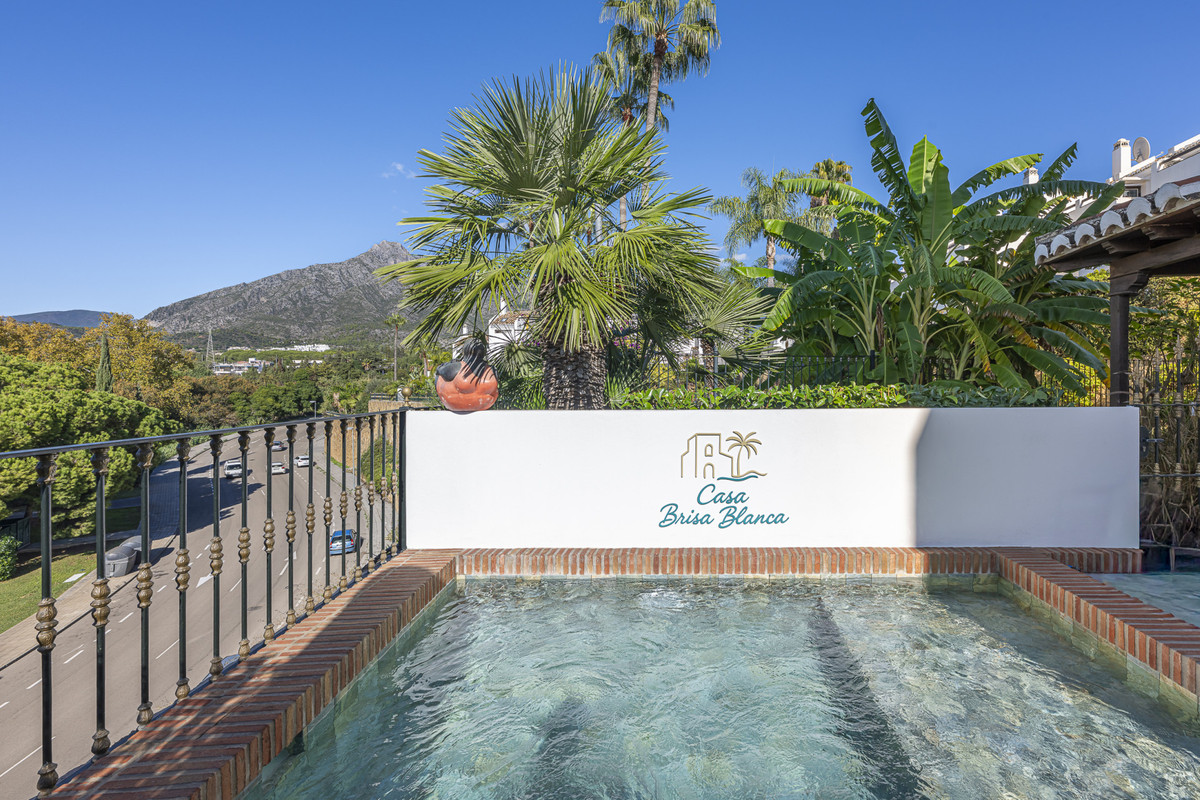 4 Bed Townhouse for sale in The Golden Mile Costa Del Sol, Málaga, Spain