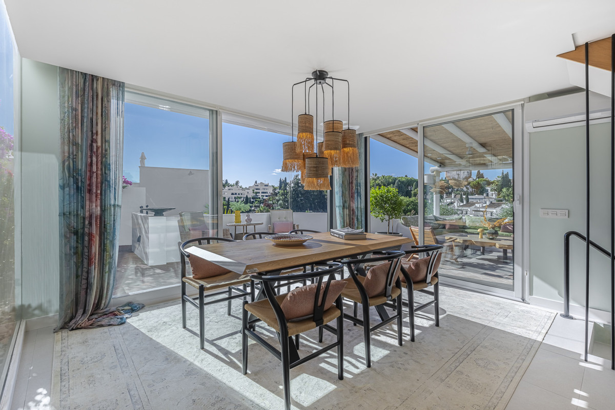 4 Bed Townhouse for sale in The Golden Mile Costa Del Sol, Málaga, Spain
