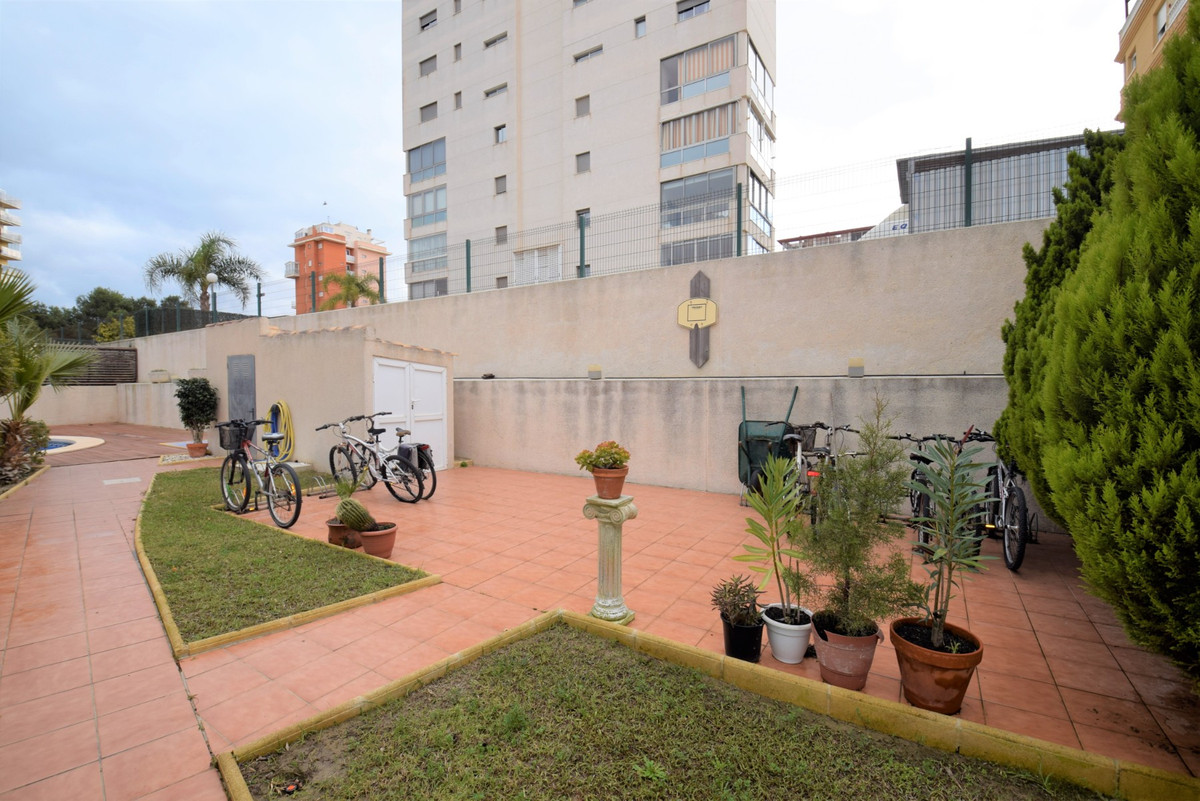 Se vende Apartamento Planta Media de 2 dormitorios en Costa Blanca, Alicante, España