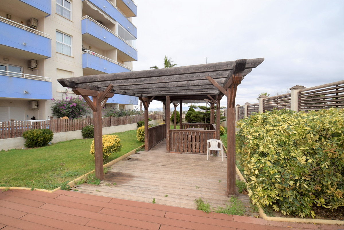 Se vende Apartamento Planta Media de 2 dormitorios en Costa Blanca, Alicante, España