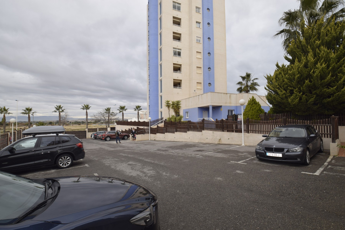 Se vende Apartamento Planta Media de 2 dormitorios en Costa Blanca, Alicante, España