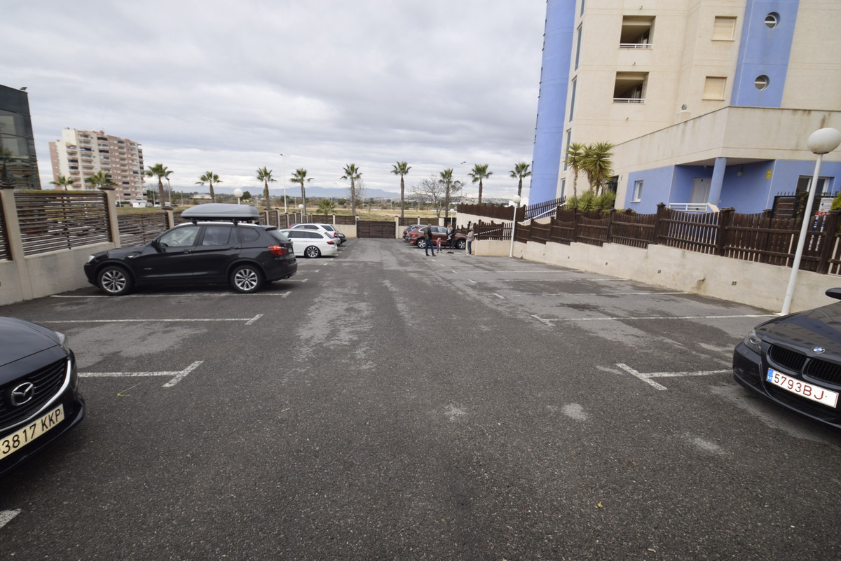 Se vende Apartamento Planta Media de 2 dormitorios en Costa Blanca, Alicante, España