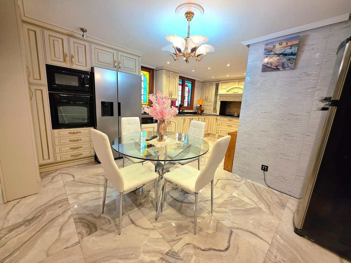 Se vende Apartamento Planta Media de 3 dormitorios en Costa Blanca, Alicante, España