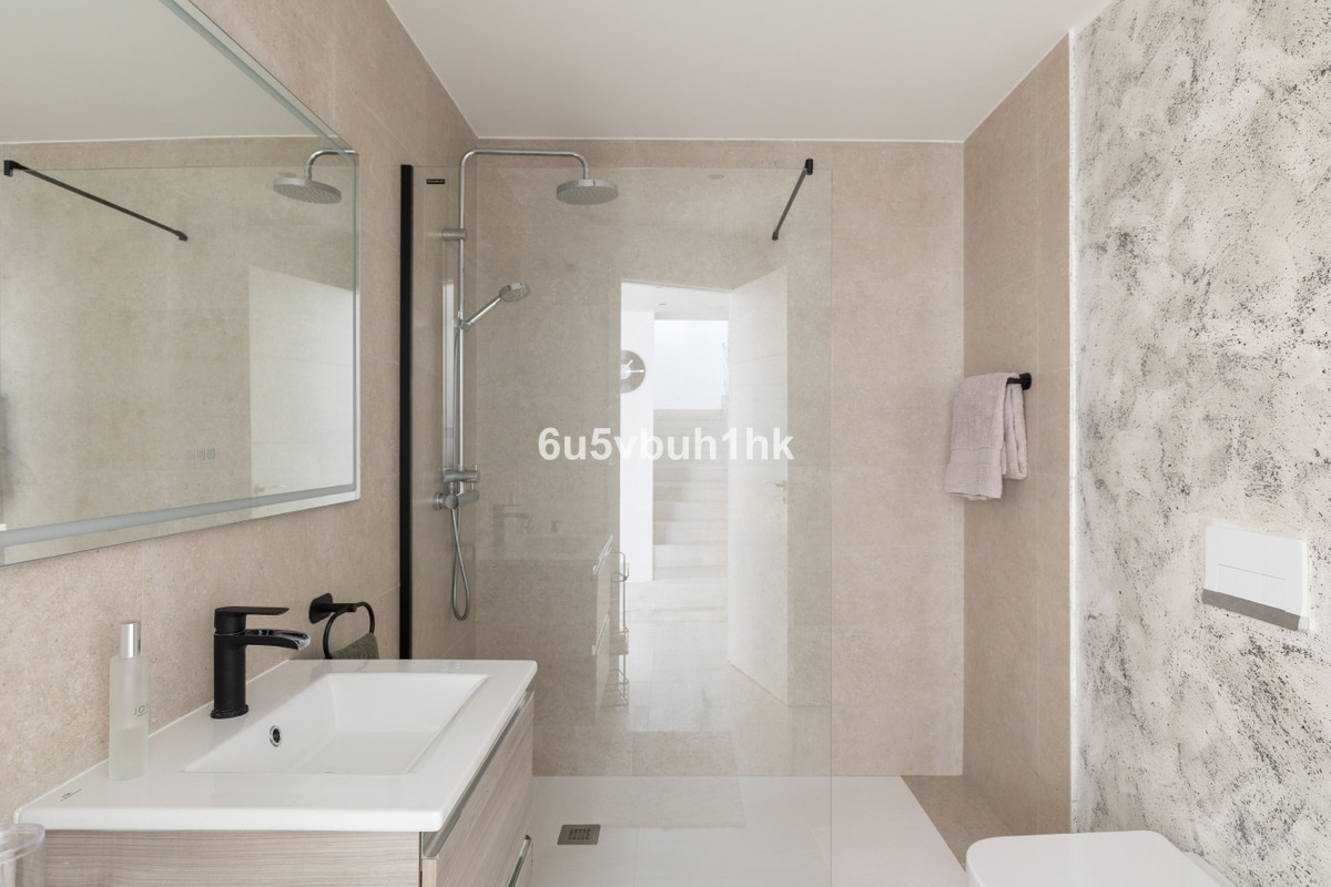 3 Bed Apartment for sale in Torrequebrada Costa Del Sol, Málaga, Spain