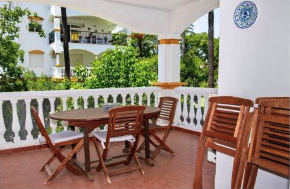 2 Bed Apartment for sale in Nueva Andalucía Costa Del Sol, Málaga, Spain