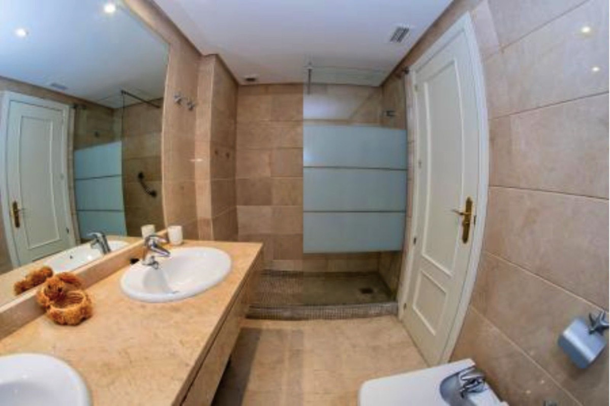 2 Bed Apartment for sale in Nueva Andalucía Costa Del Sol, Málaga, Spain
