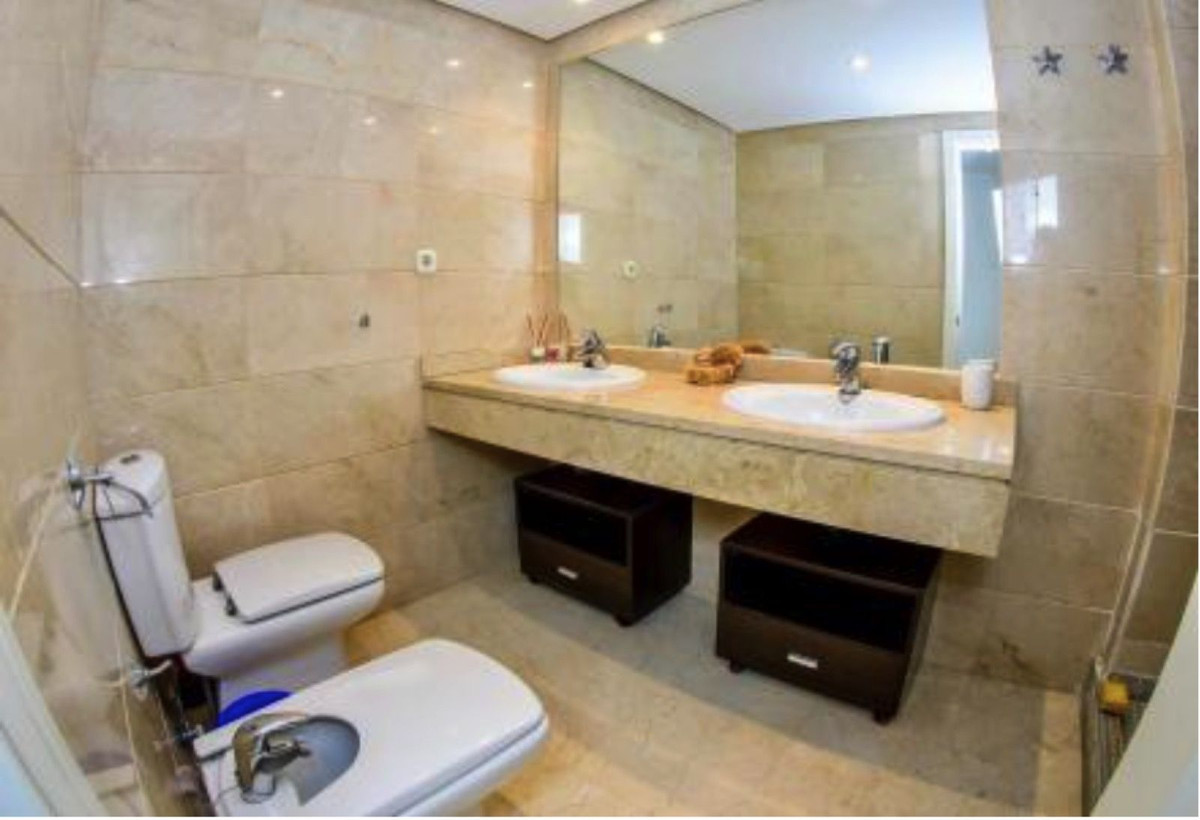 2 Bed Apartment for sale in Nueva Andalucía Costa Del Sol, Málaga, Spain