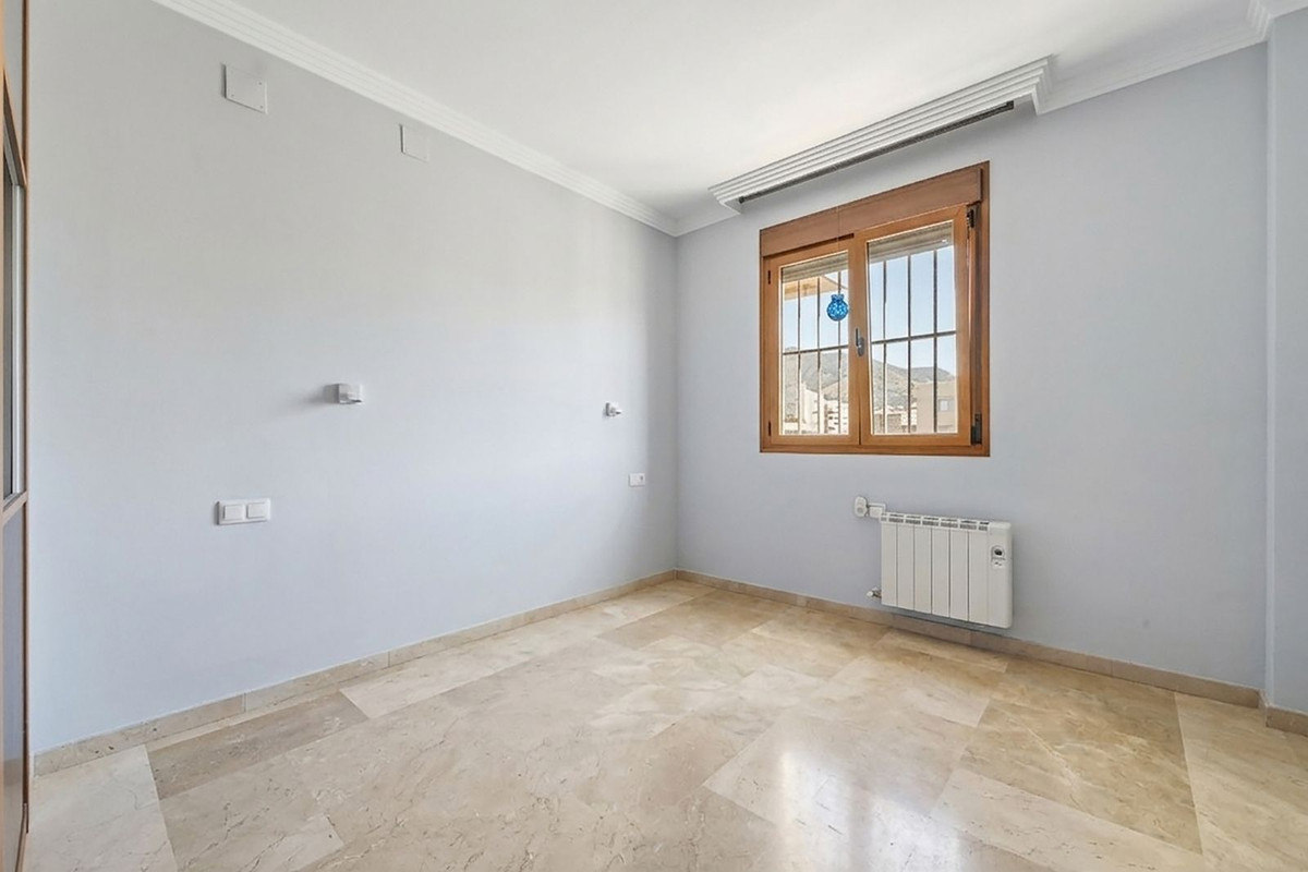 2 Bed Apartment for sale in Fuengirola Costa Del Sol, Málaga, Spain
