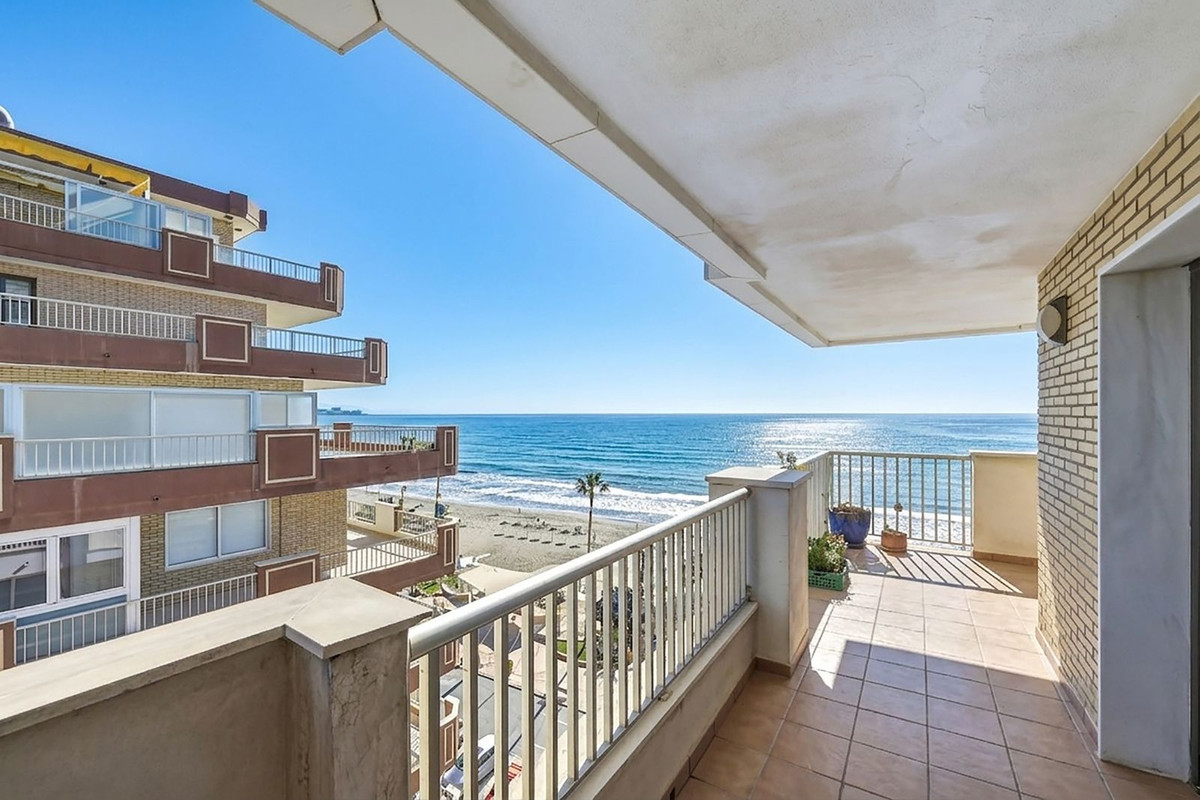 2 Bed Apartment for sale in Fuengirola Costa Del Sol, Málaga, Spain