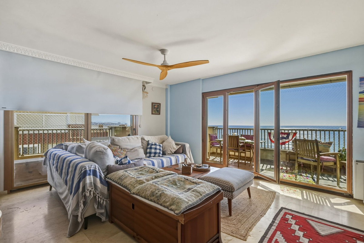 2 Bed Apartment for sale in Fuengirola Costa Del Sol, Málaga, Spain