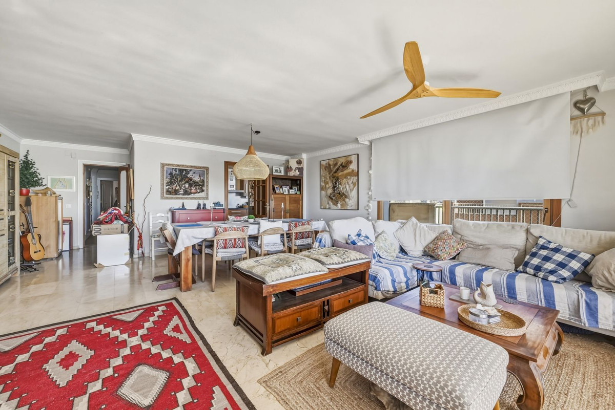 2 Bed Apartment for sale in Fuengirola Costa Del Sol, Málaga, Spain