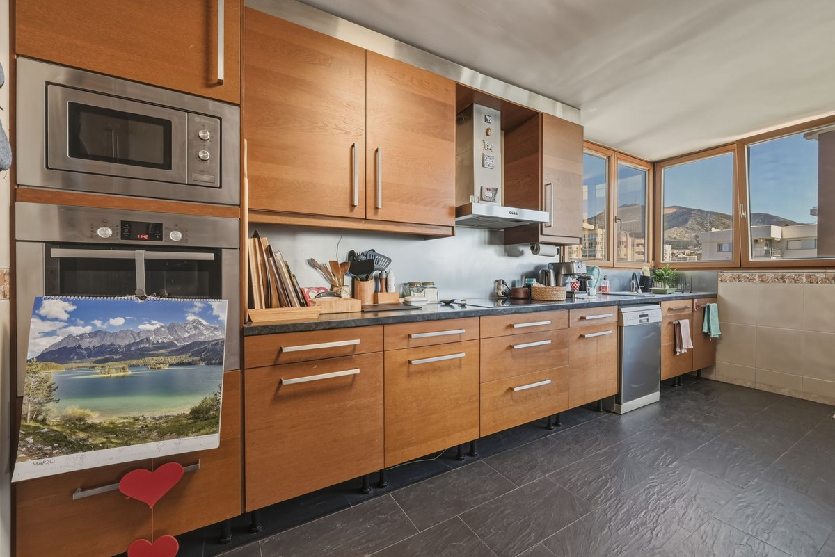 2 Bed Apartment for sale in Fuengirola Costa Del Sol, Málaga, Spain