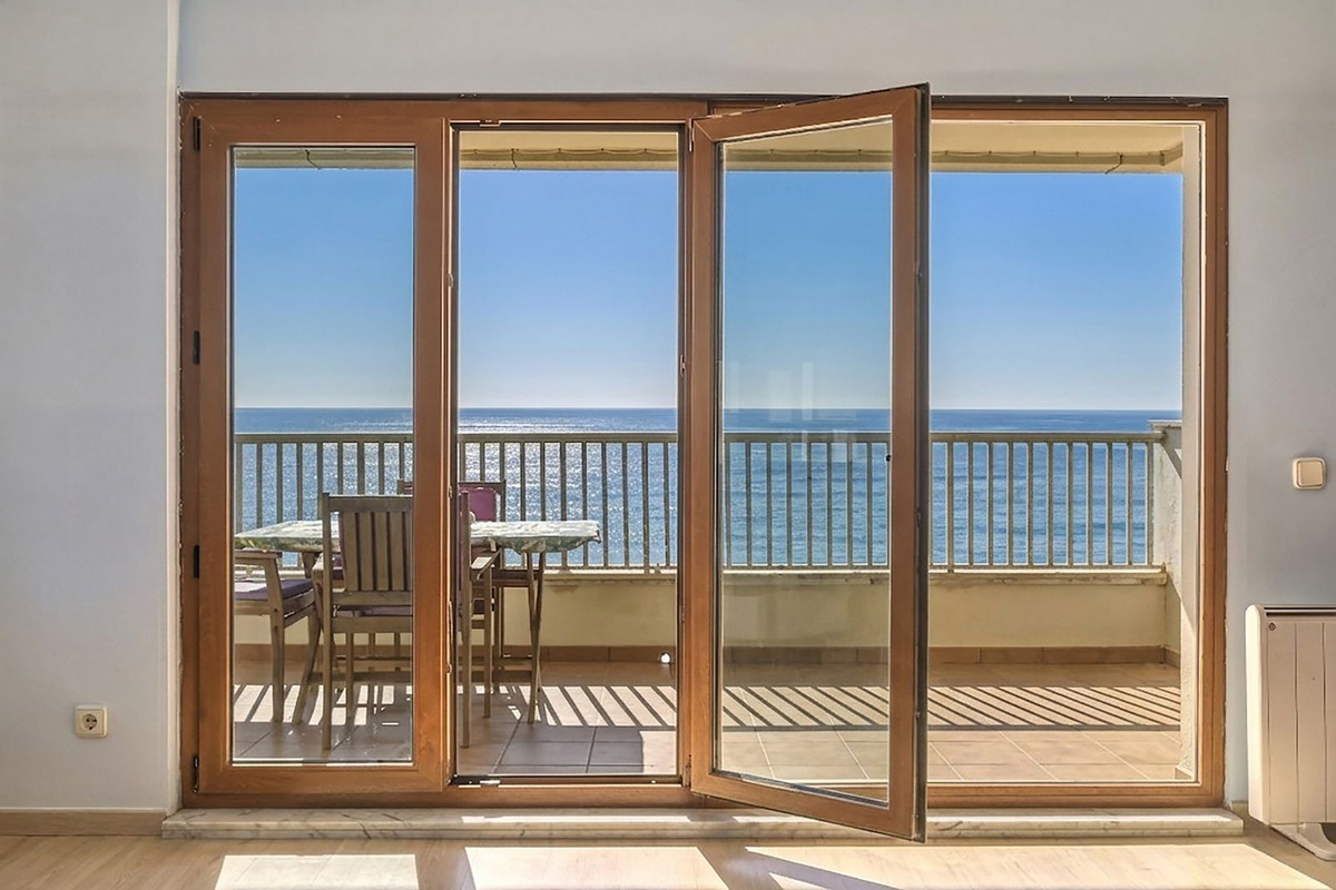 2 Bed Apartment for sale in Fuengirola Costa Del Sol, Málaga, Spain