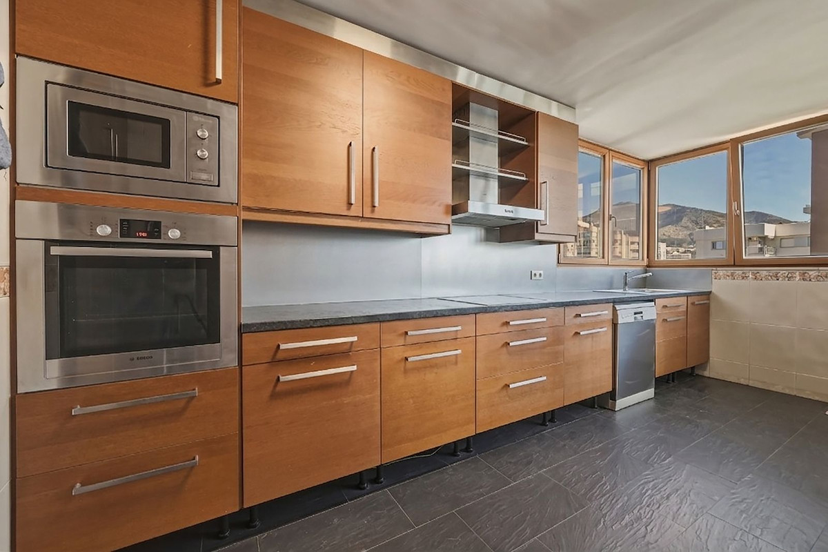 2 Bed Apartment for sale in Fuengirola Costa Del Sol, Málaga, Spain