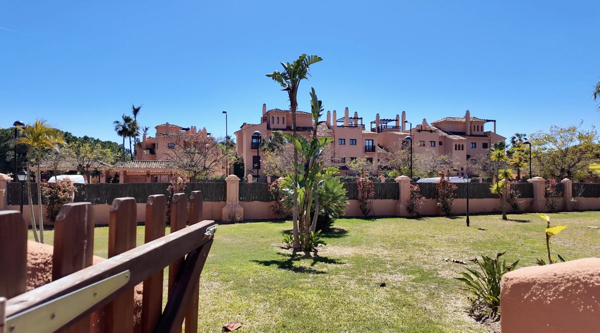 3 Bed Apartment for sale in Estepona Costa Del Sol, Málaga, Spain