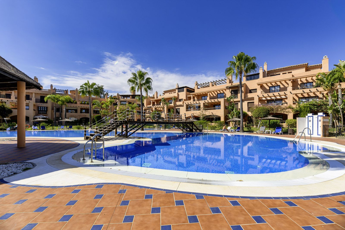 3 Bed Apartment for sale in Estepona Costa Del Sol, Málaga, Spain