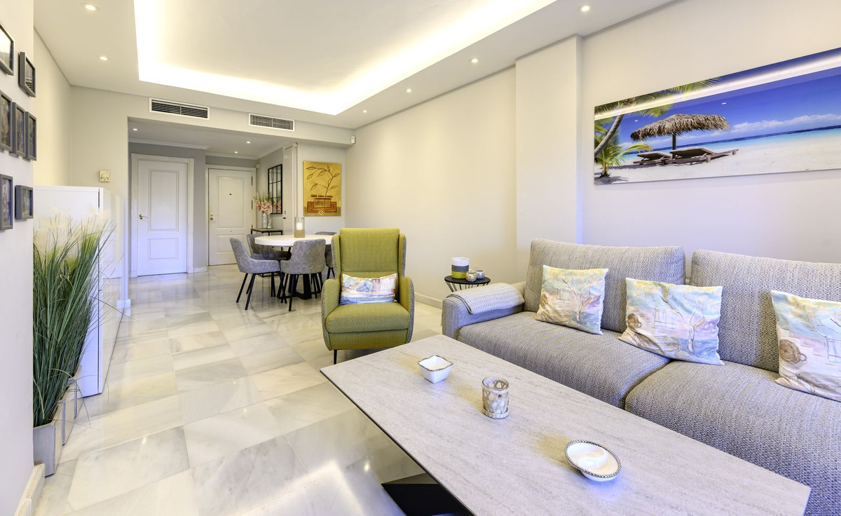 3 Bed Apartment for sale in Estepona Costa Del Sol, Málaga, Spain