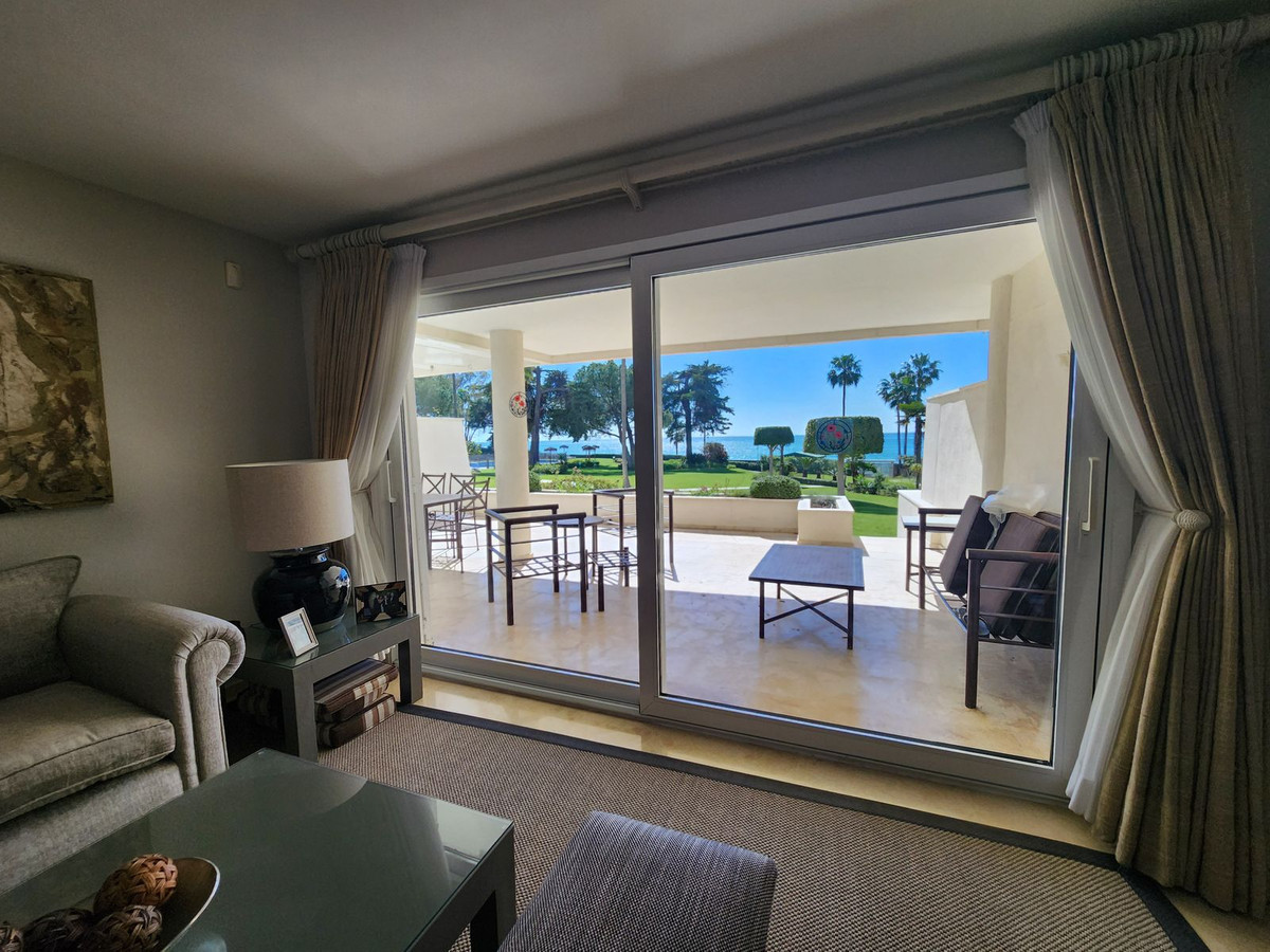 Se vende Apartamento Planta Baja de 3 dormitorios en Costa Del Sol, Málaga, España