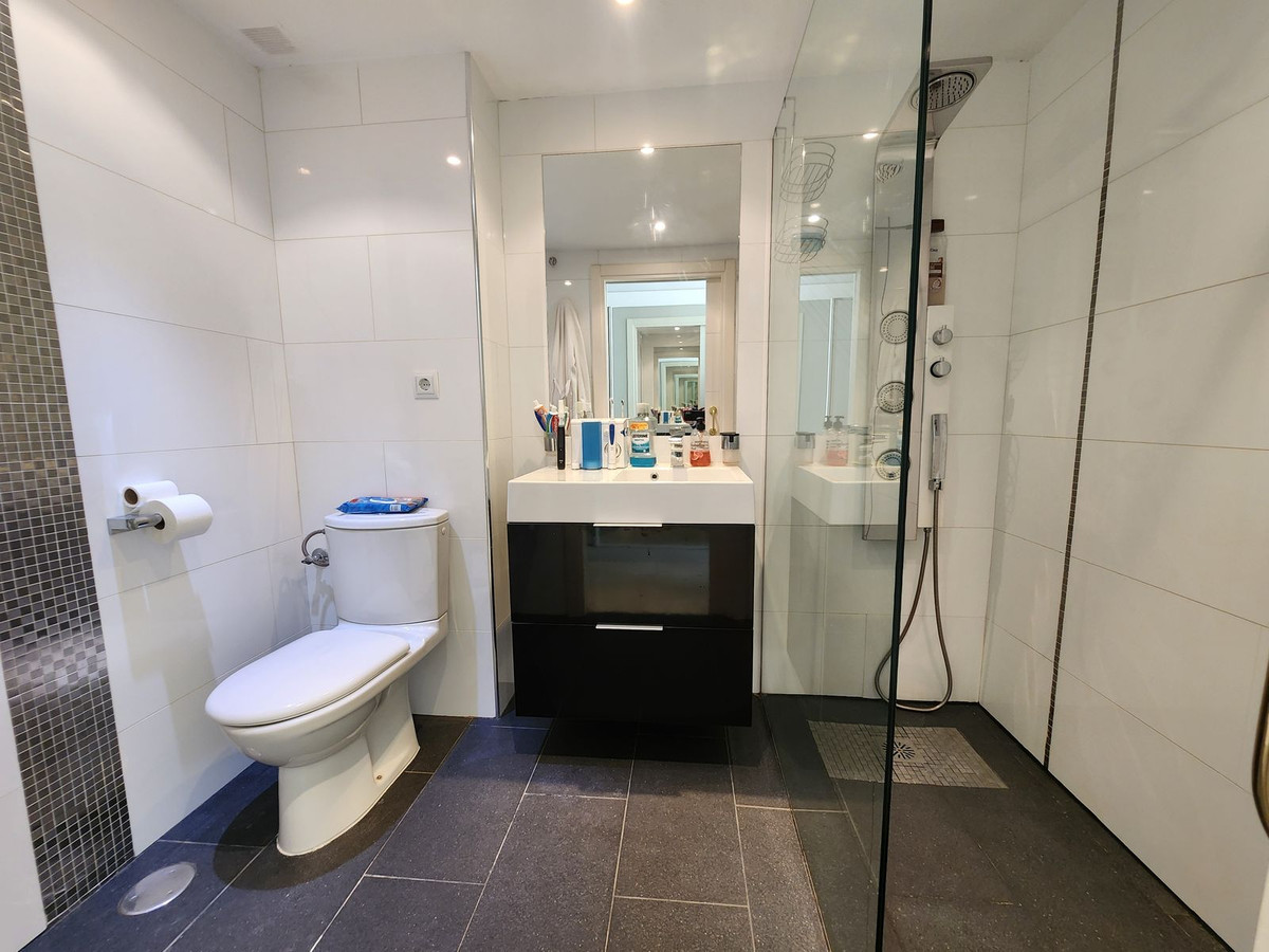 Se vende Apartamento Planta Baja de 3 dormitorios en Costa Del Sol, Málaga, España