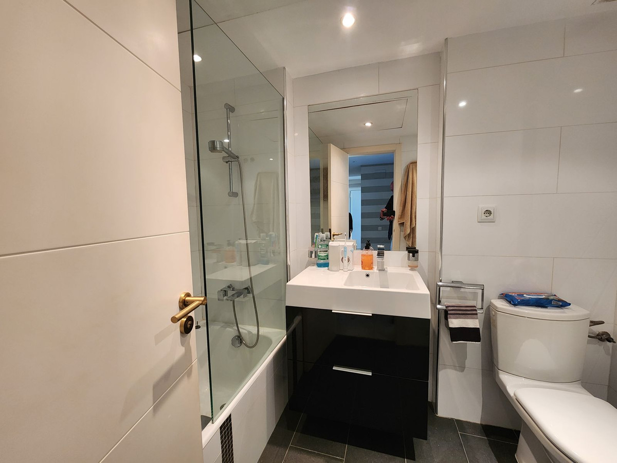 Se vende Apartamento Planta Baja de 3 dormitorios en Costa Del Sol, Málaga, España