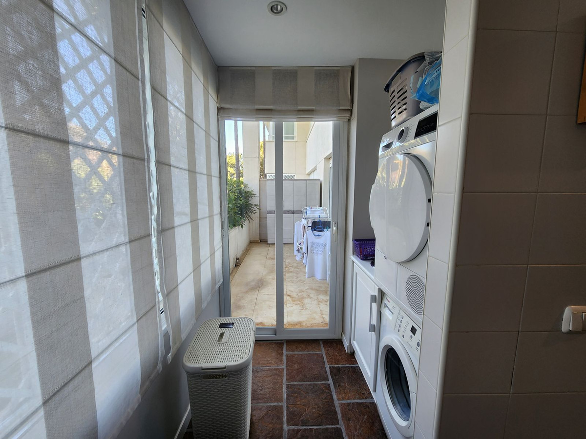 Se vende Apartamento Planta Baja de 3 dormitorios en Costa Del Sol, Málaga, España