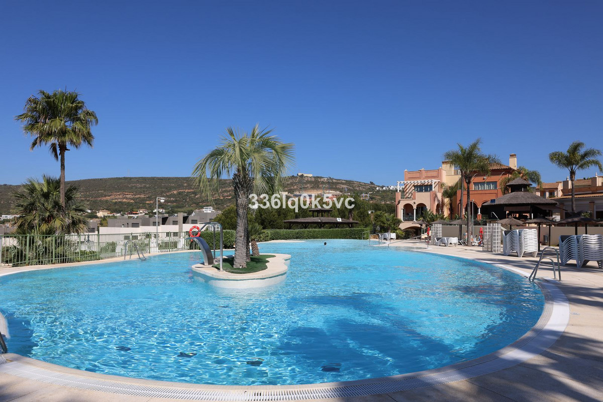 Se vende Apartamento Planta Media de 2 dormitorios en Costa Del Sol, Málaga, España