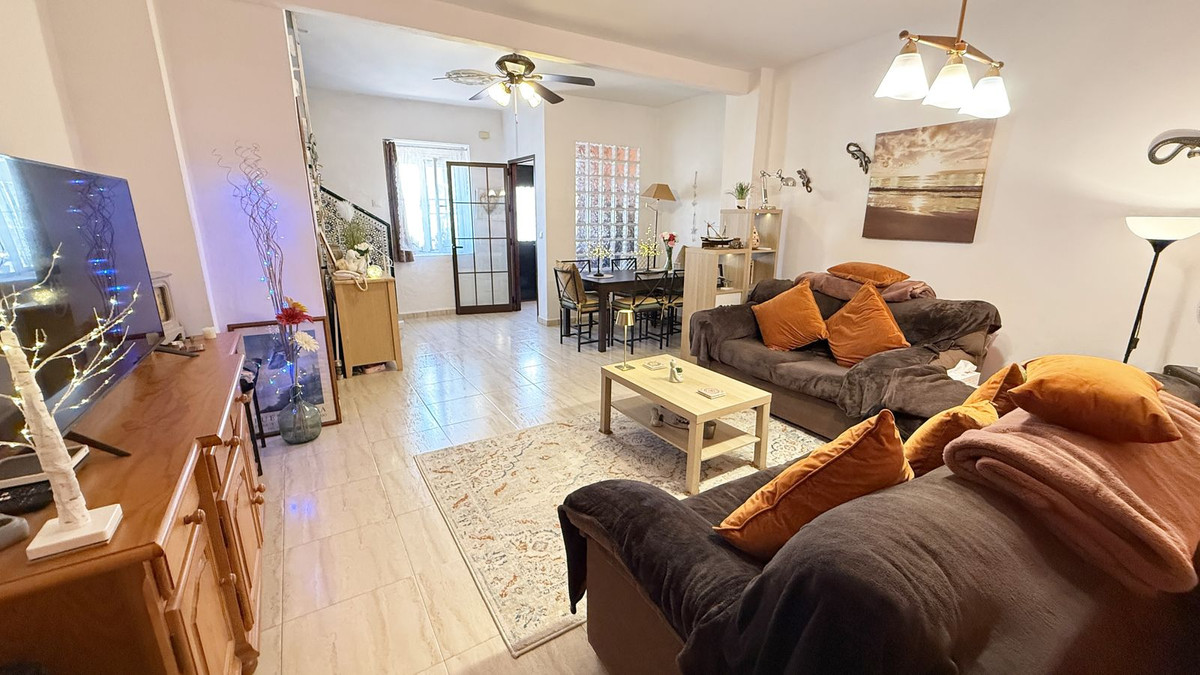 4 Bed Townhouse for sale in Alhaurín El Grande Costa Del Sol, Málaga, Spain