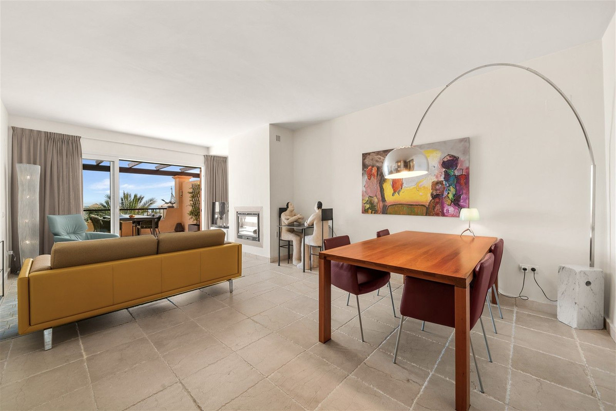 4 Bed Apartment for sale in Los Flamingos Costa Del Sol, Málaga, Spain
