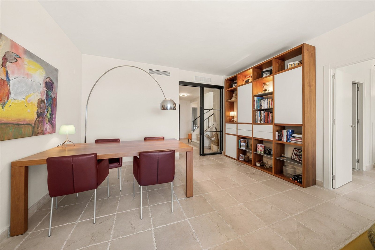 4 Bed Apartment for sale in Los Flamingos Costa Del Sol, Málaga, Spain