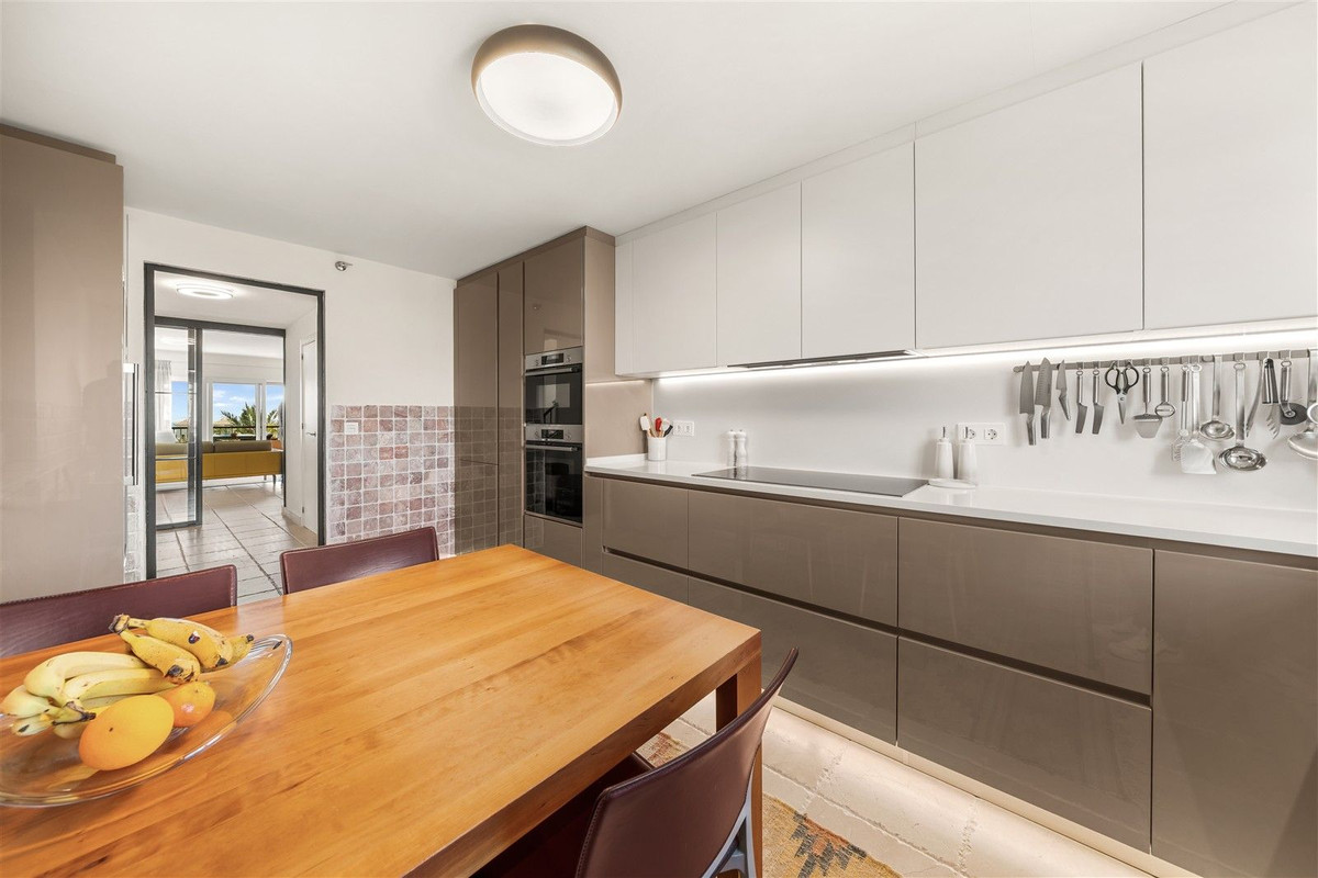 4 Bed Apartment for sale in Los Flamingos Costa Del Sol, Málaga, Spain