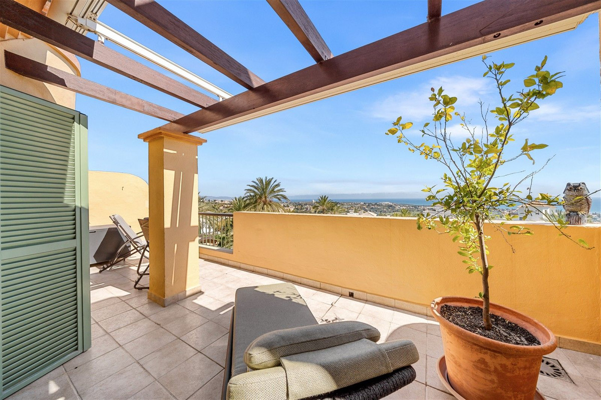 4 Bed Apartment for sale in Los Flamingos Costa Del Sol, Málaga, Spain