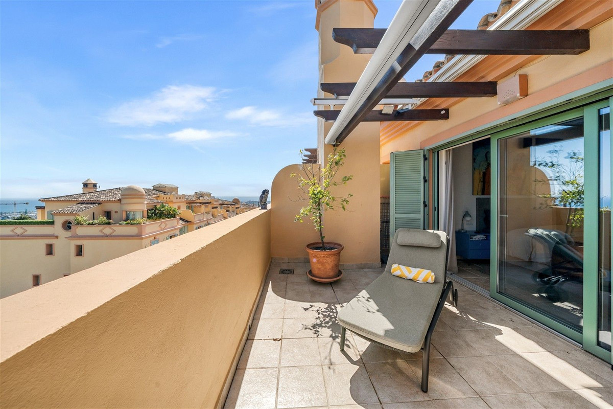 4 Bed Apartment for sale in Los Flamingos Costa Del Sol, Málaga, Spain