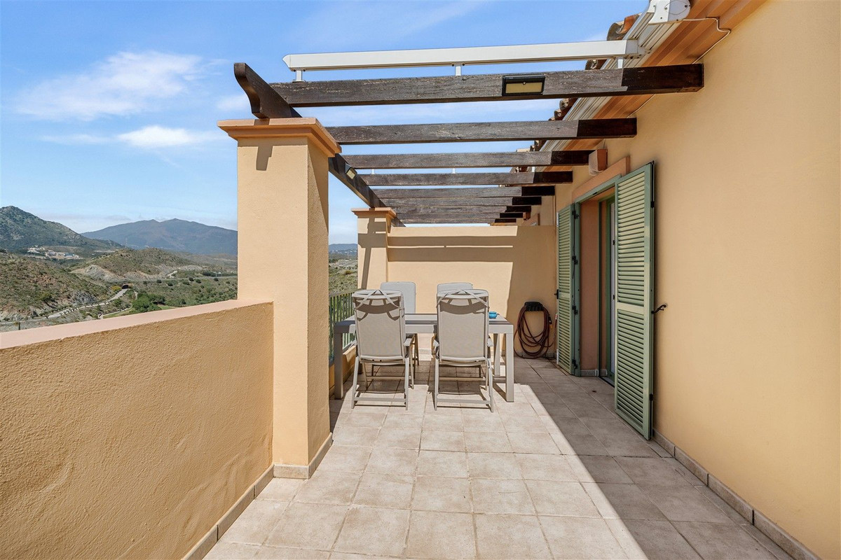 4 Bed Apartment for sale in Los Flamingos Costa Del Sol, Málaga, Spain