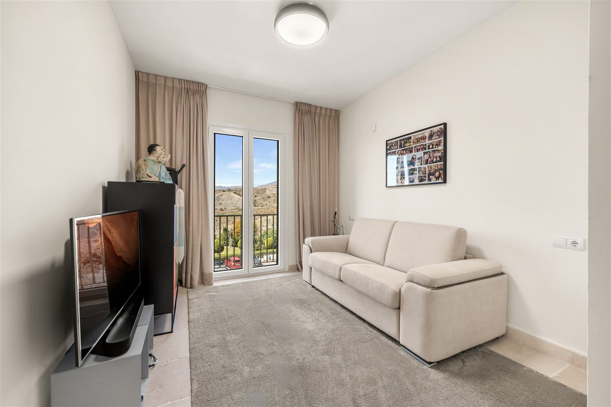 4 Bed Apartment for sale in Los Flamingos Costa Del Sol, Málaga, Spain