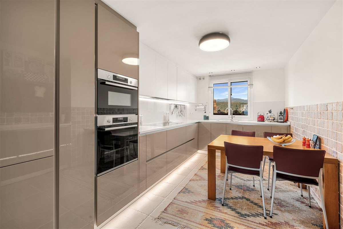 4 Bed Apartment for sale in Los Flamingos Costa Del Sol, Málaga, Spain
