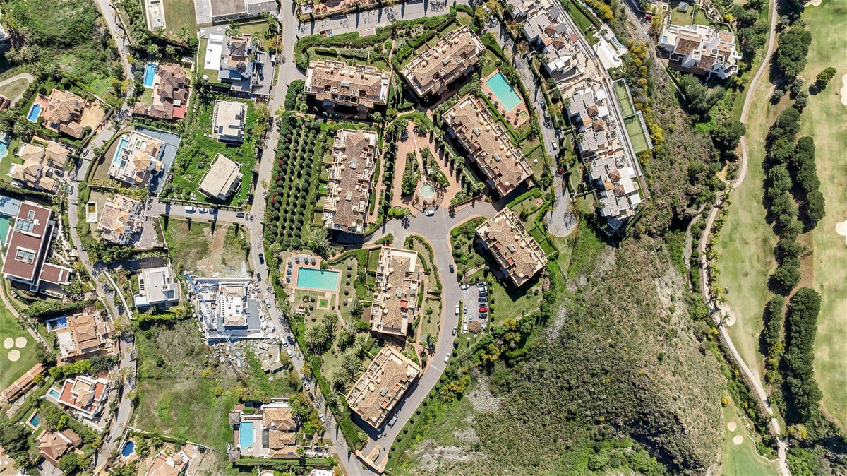 4 Bed Apartment for sale in Los Flamingos Costa Del Sol, Málaga, Spain