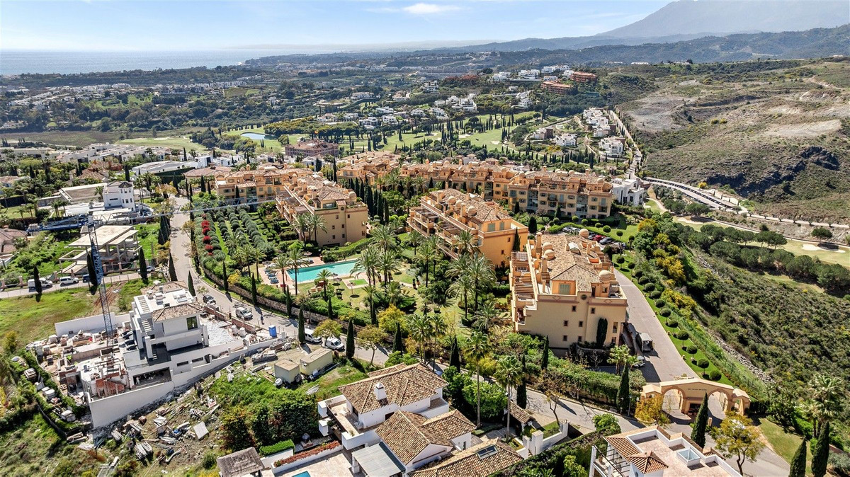 4 Bed Apartment for sale in Los Flamingos Costa Del Sol, Málaga, Spain