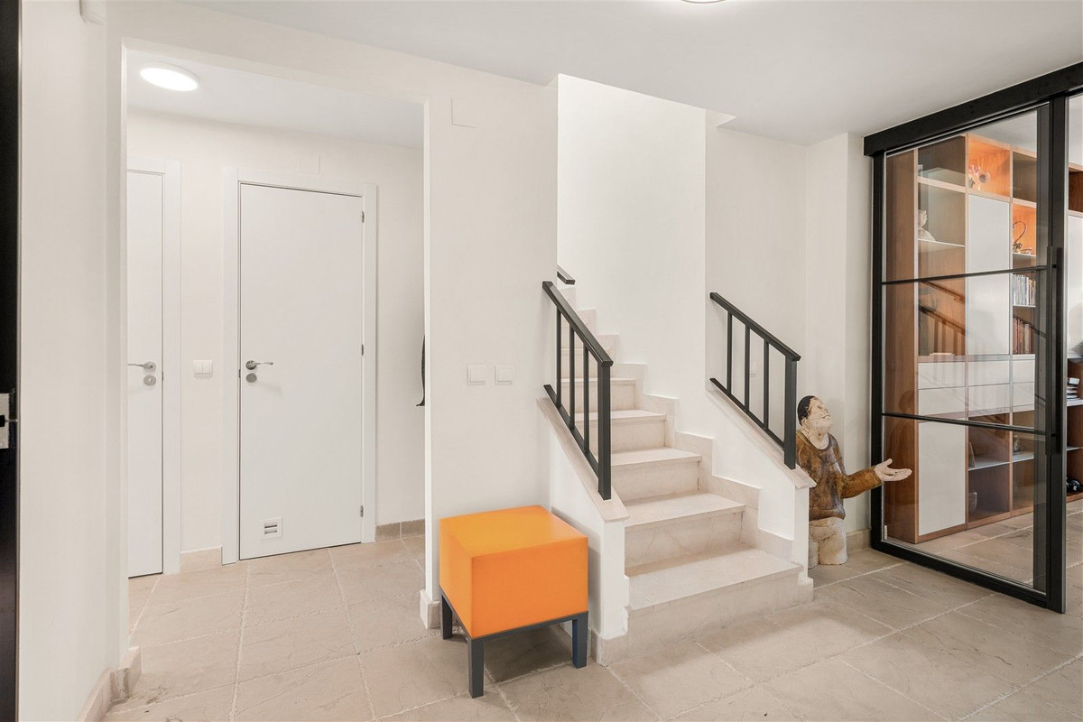 4 Bed Apartment for sale in Los Flamingos Costa Del Sol, Málaga, Spain