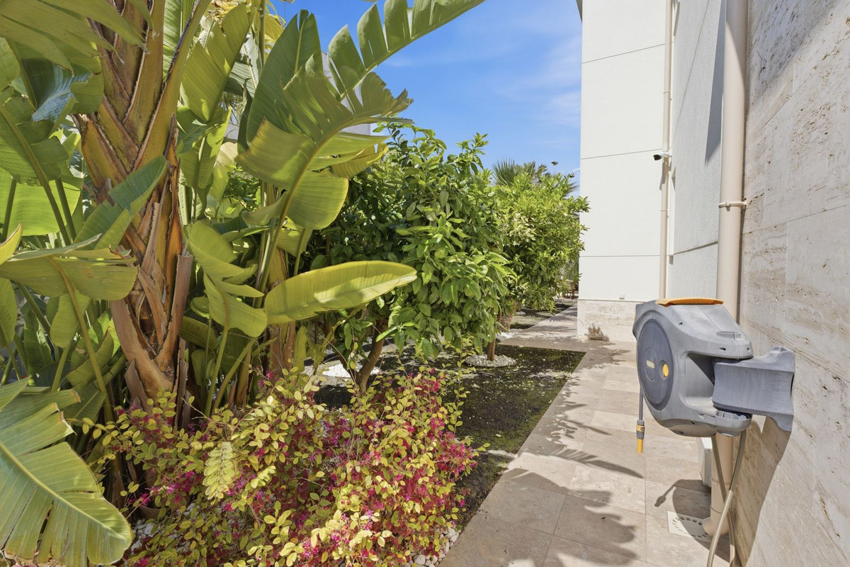 6 Bed Townhouse for sale in La Zenia Costa Blanca, Alicante, Spain